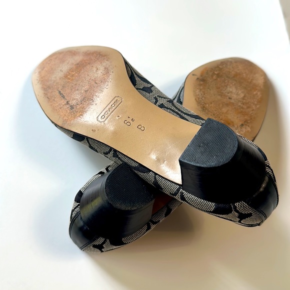 Coach 1” heel monogram shoes size 6 1/2 B - Picture 5 of 10